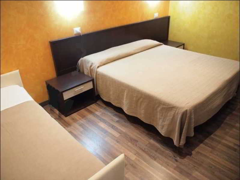 Hotel Caput Mundi Rzym Zewnętrze zdjęcie