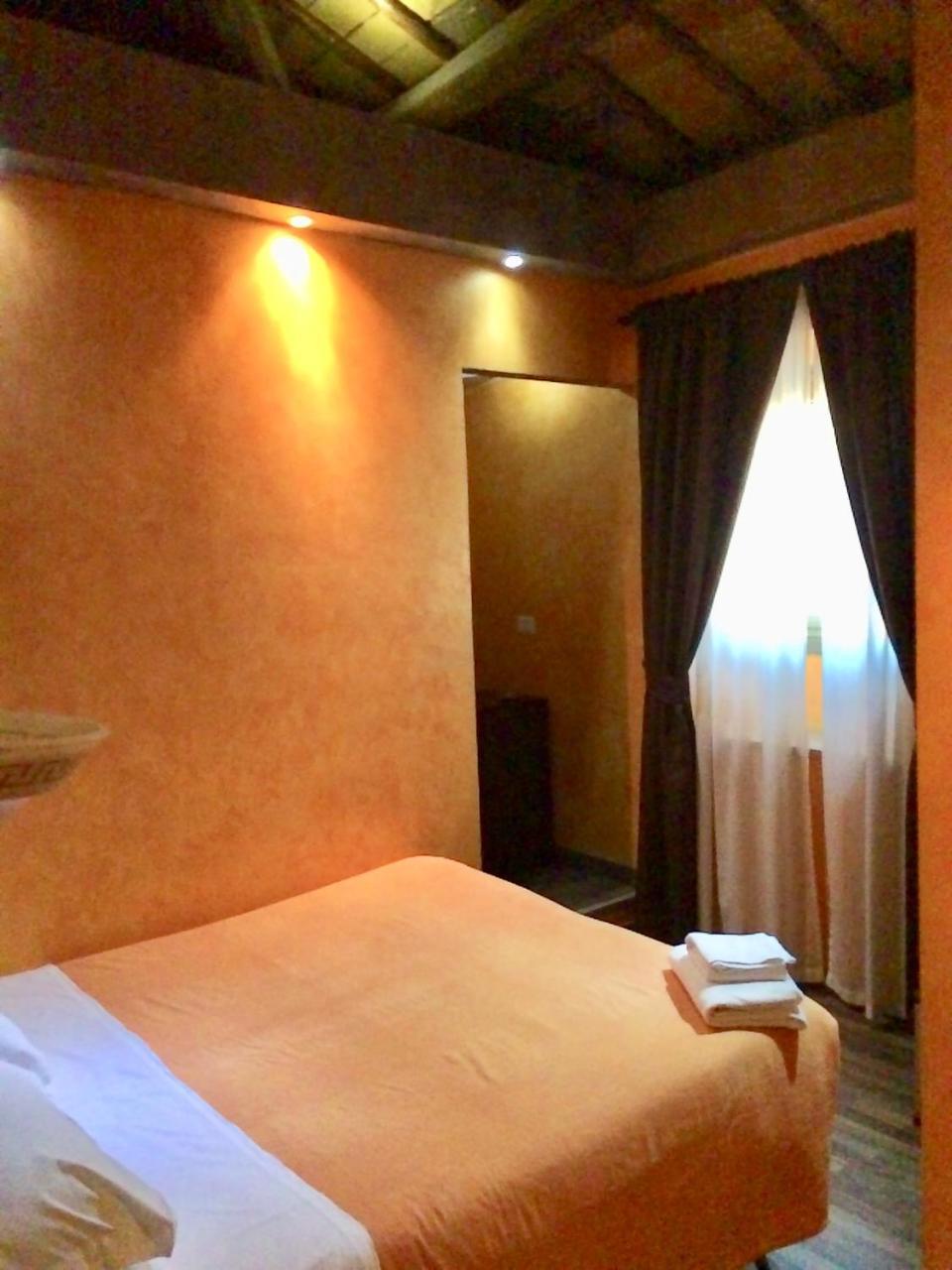 Hotel Caput Mundi Rzym Zewnętrze zdjęcie