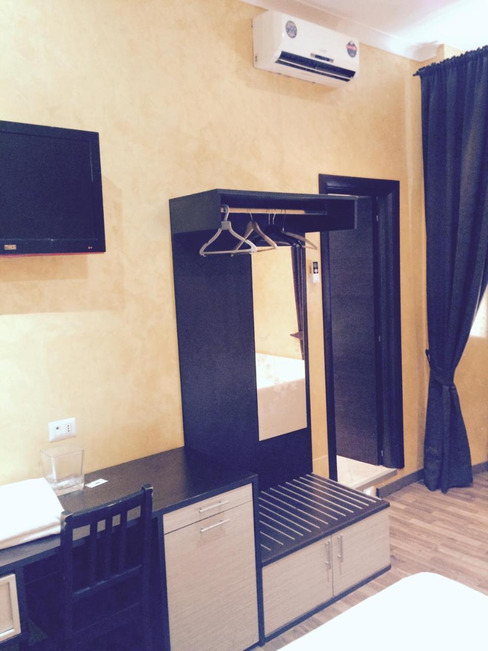 Hotel Caput Mundi Rzym Zewnętrze zdjęcie
